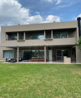 Alquiler Amoblado de Casa en El Encuentro en El Encuentro, Tigre — Foto 1