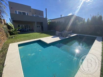 Alquiler Amoblado de Casa en Vila Marina en Vila Marina