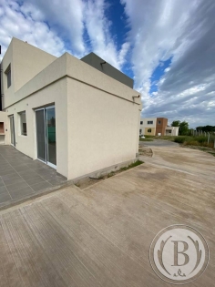 Alquiler Anual de Casa en Casas de Santa Ana en Casas de Santa Ana, Tigre — Foto 4