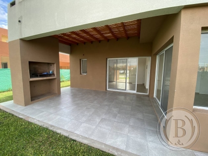 Alquiler Anual de Casa en Casas de Santa Maria en Casas de Santa Maria, Tigre — Foto 2