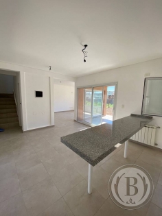 Alquiler Anual de Casa en Casas de Santa Maria en Casas de Santa Maria, Tigre — Foto 6