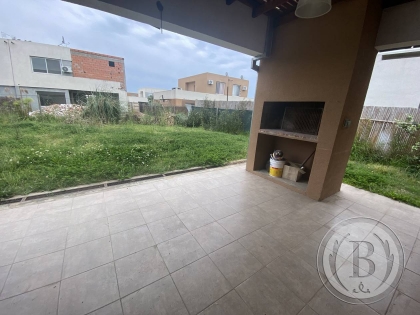 Alquiler Anual de Casa en Casas de Santa Maria en Casas de Santa Maria, Tigre — Foto 1
