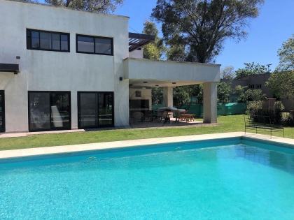 Alquiler Anual de Casa en Las Beatrices en Las Beatrices, Pilar — Foto 2