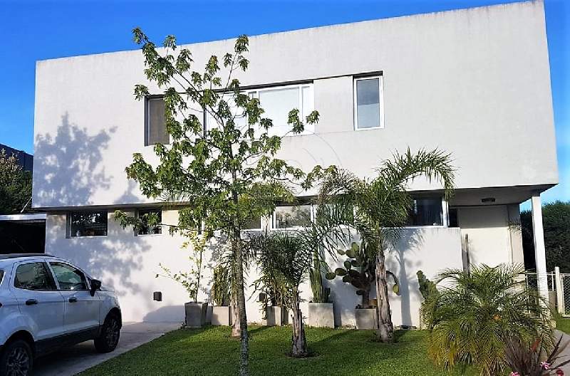 Alquiler Anual de Casa en Los Alisos en Los Alisos, Tigre — Foto 1