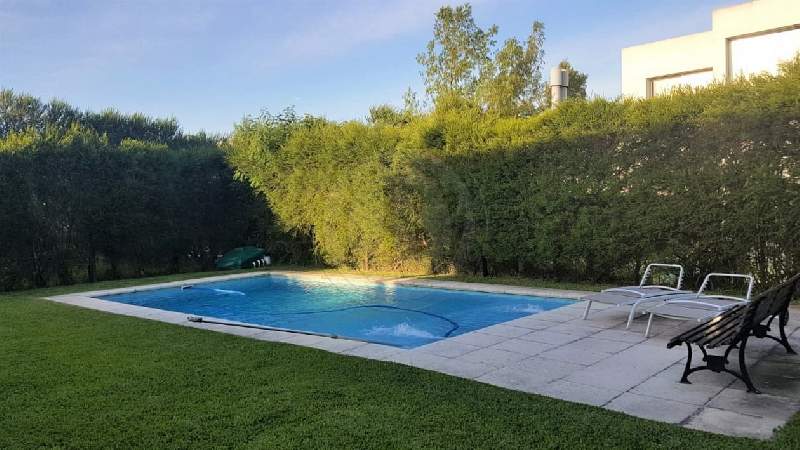 Alquiler Anual de Casa en Los Alisos en Los Alisos, Tigre — Foto 2