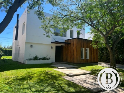 Alquiler Anual de Casa en Los Lagos en Los Lagos, Tigre — Foto 2