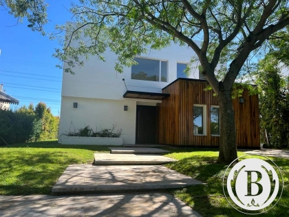 Alquiler Anual de Casa en Los Lagos en Los Lagos, Tigre — Foto 5