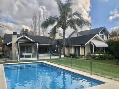 Alquiler Anual de Casa en Los Laureles en Los Laureles, Pilar — Foto 1