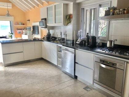 Alquiler Anual de Casa en Los Laureles en Los Laureles, Pilar — Foto 6