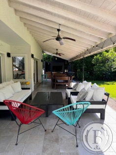 Alquiler Anual de Casa en Los Laureles en Los Laureles, Pilar — Foto 2