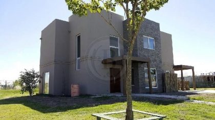Alquiler Anual de Casa en Puertos del Lago en Puertos del Lago, Escobar — Foto 1