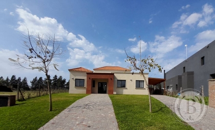 Alquiler Anual de Casa en San Benito en San Benito, Tigre — Foto 2