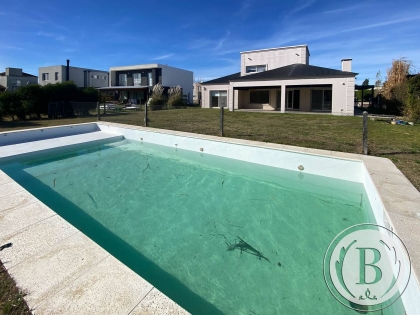 Alquiler Anual de Casa en San Gabriel en San Gabriel, Tigre — Foto 1