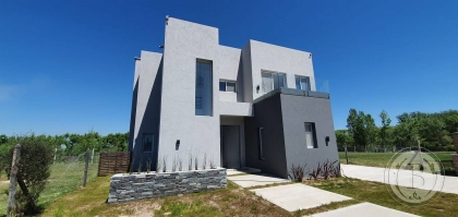 Alquiler Anual de Casa en Vila Marina en Vila Marina, Tigre — Foto 1