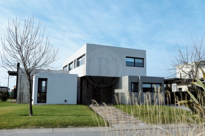 Alquiler Dic-Enero de Casa en Ayres Plaza en Ayres Plaza, Pilar — Foto 1