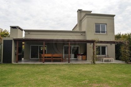 Alquiler Enero de Casa en La Montura en La Montura, Pilar — Foto 1