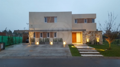 Venta de Casa en Ayres Plaza en Ayres Plaza, Pilar — Foto 1