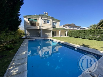 Venta de Casa en Las Caletas en Las Caletas, Tigre — Foto 1