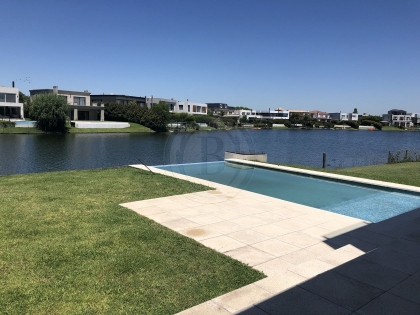Venta de Casa en Los Lagos en Los Lagos, Tigre — Foto 1