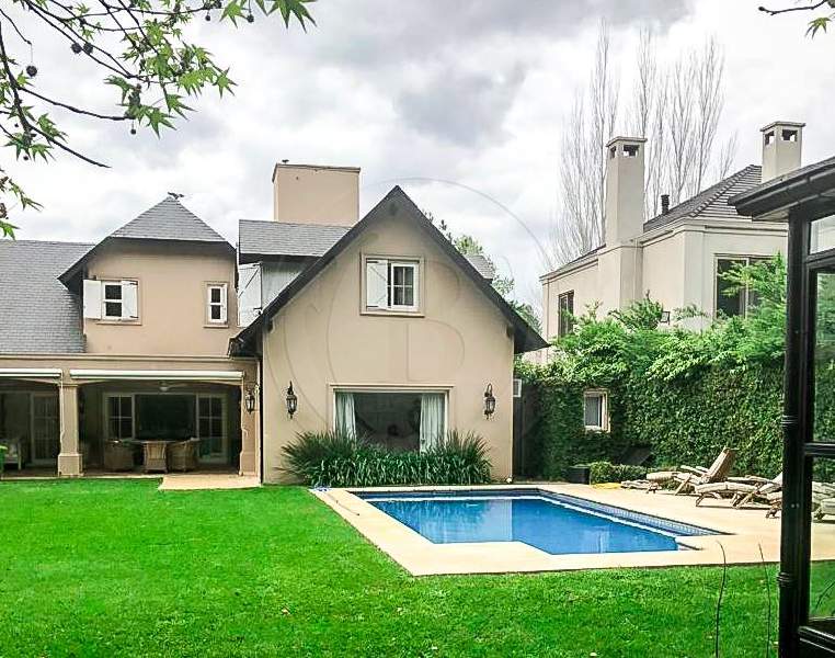 Venta de Casa en Los Laureles en Los Laureles, Pilar — Foto 1