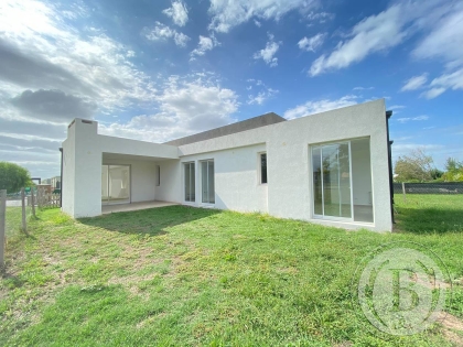 Venta de Casa en Pilar del Este en Pilar del Este, Pilar — Foto 1