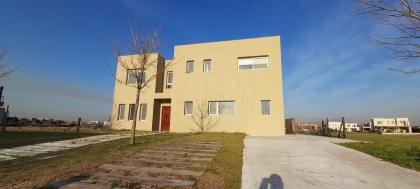 Venta de Casa en Puertos del Lago en Puertos del Lago, Escobar — Foto 1