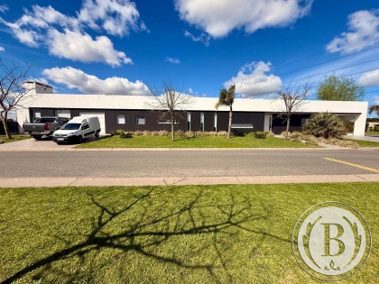 Venta de Casa en San Benito en San Benito, Tigre — Foto 1