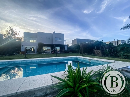 Venta de Casa en San Benito en San Benito, Tigre — Foto 2