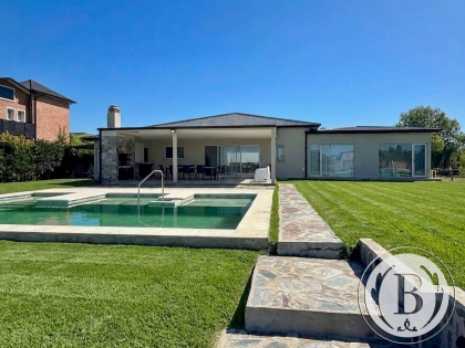 Venta de Casa en San Benito en San Benito, Tigre — Foto 2