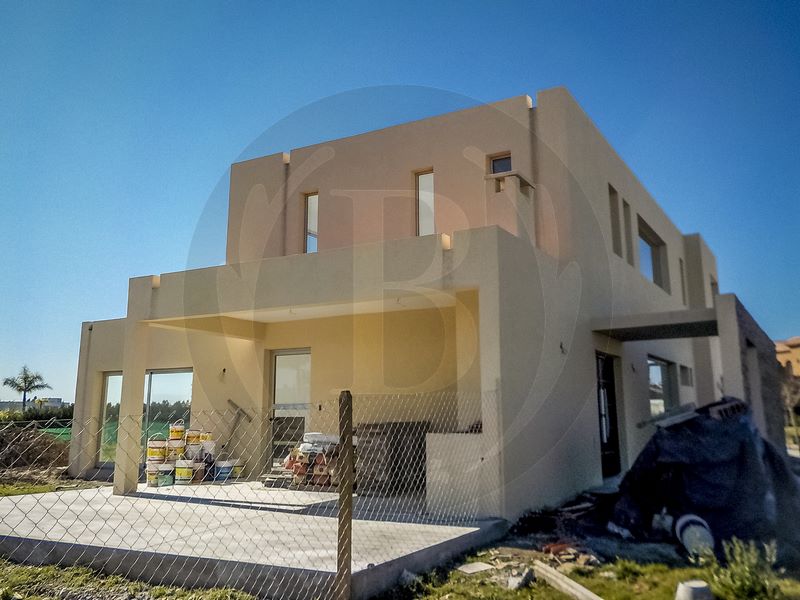 Venta de Casa en San Benito en San Benito, Tigre — Foto 1