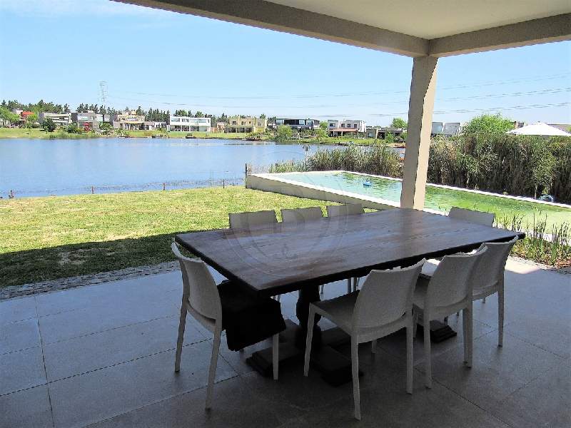 Venta de Casa en San Benito en San Benito, Tigre — Foto 2