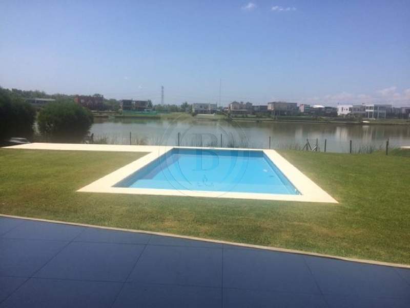 Venta de Casa en San Benito en San Benito, Tigre — Foto 1