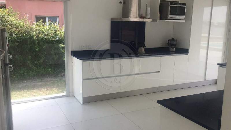 Venta de Casa en San Benito en San Benito, Tigre — Foto 6