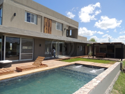 Venta de Casa en San Benito en San Benito, Tigre — Foto 1