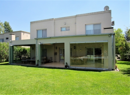 Venta de Casa en Santa Catalina en Santa Catalina, Tigre — Foto 2