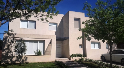 Venta de Casa en Santa Catalina en Santa Catalina, Tigre — Foto 1