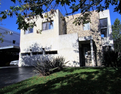 Venta de Casa en Santa Catalina en Santa Catalina, Tigre — Foto 1