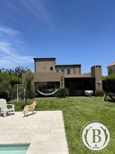 Venta de Casa en Santa Catalina en Santa Catalina, Tigre — Foto 1
