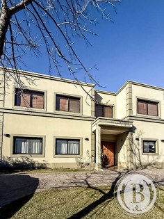 Venta de Casa en Santa Catalina en Santa Catalina, Tigre — Foto 1