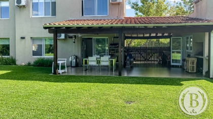 Venta de Casa en Santa Catalina en Santa Catalina, Tigre — Foto 2