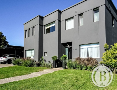 Venta de Casa en Santa Catalina en Santa Catalina, Tigre — Foto 1