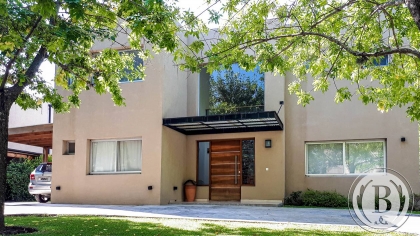 Venta de Casa en Santa Catalina en Santa Catalina, Tigre — Foto 1