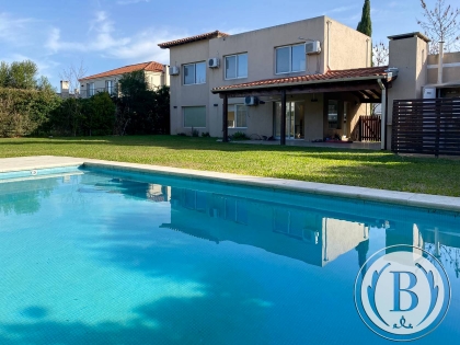 Venta de Casa en Santa Catalina en Santa Catalina, Tigre — Foto 3