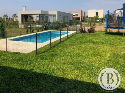 Venta de Casa en Vila Marina - Vila Marina