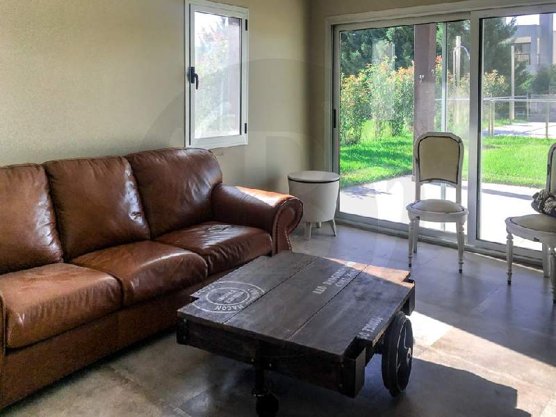 Venta de Casa en Villa Olivos en Villa Olivos, Pilar — Foto 2