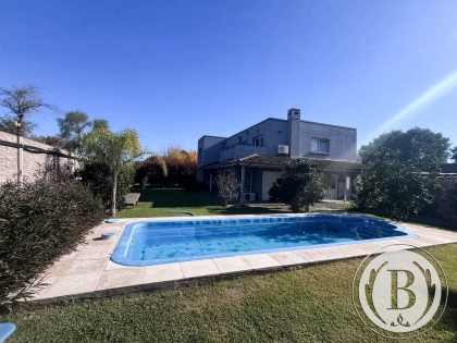 Venta C/renta de Casa en Los Abedules - Los Abedules