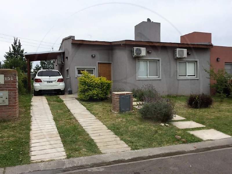 Venta C/renta de Casa en Los Olivares en Los Olivares, Pilar — Foto 1